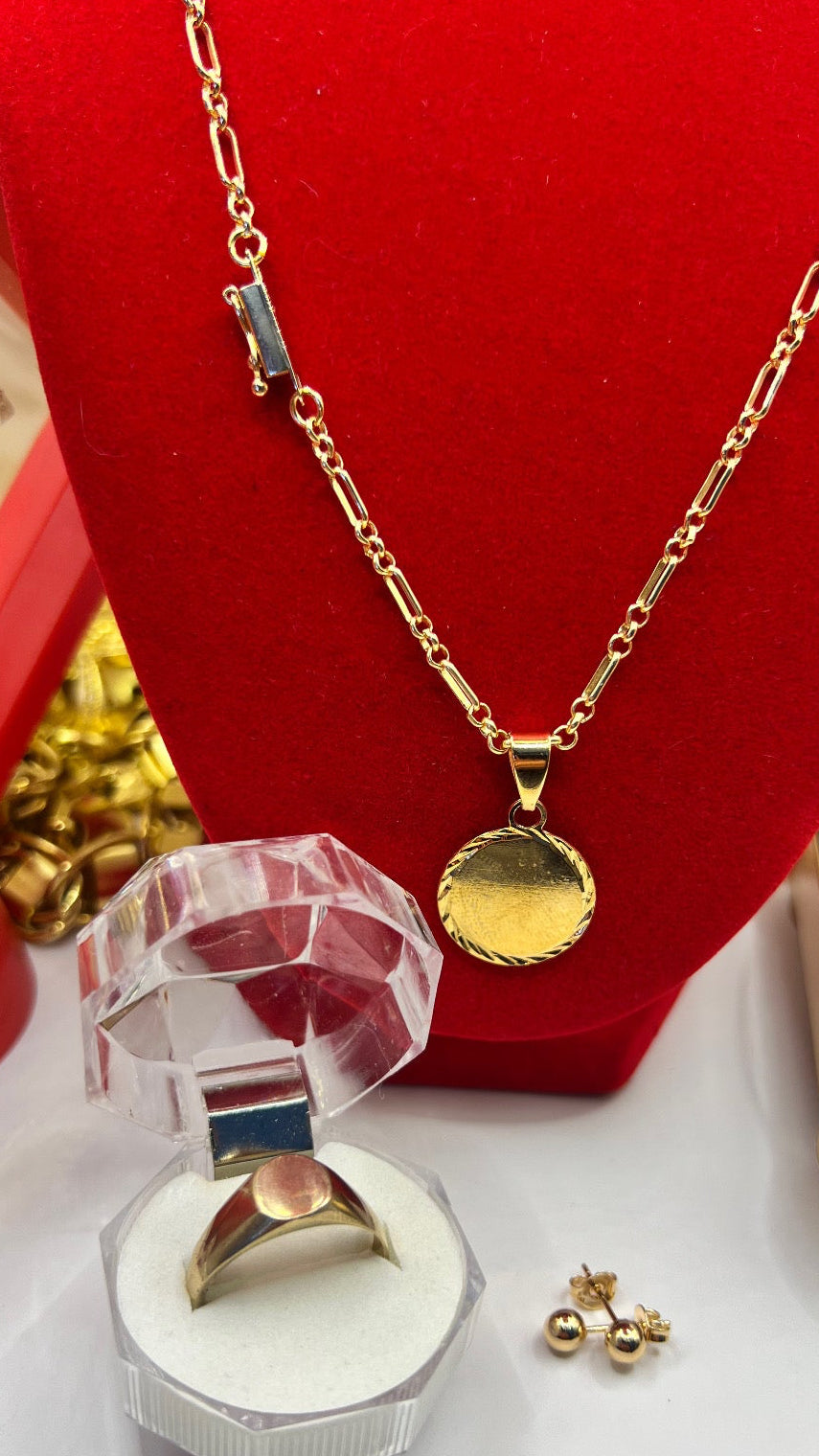 Conjunto Faceteado Bañado en Oro 18k: Collar, Anillo Sello y Aros de Bolita